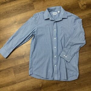 EUC - Haggar- Men's Blue Striped Button Down Dress Shirt Size 16-16 1/2 , 32/33